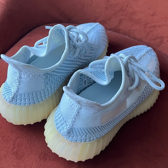 Like new✨Adidas Yeezy 350 Boots women's shoes - Picture 3 of 5